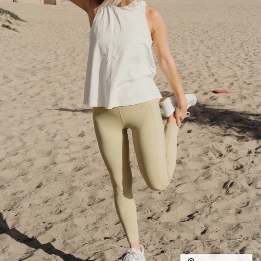Carley Jean Los Angeles size Small Honeydew Leggings
